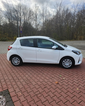 Toyota Yaris cena 49900 przebieg: 161000, rok produkcji 2018 z Pszów małe 29